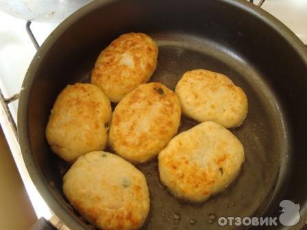 Картофельные пирожки с сыром и луком фото