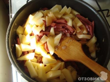 Рецепт Картофель с фасолью и колбасой по-болгарски фото
