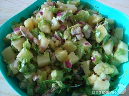 Рецепт Картофельный салат с сельдью и горчичным маслом фото