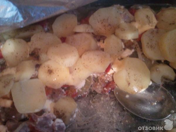 Рецепт Картофель с индейкой, запеченный в духовке фото