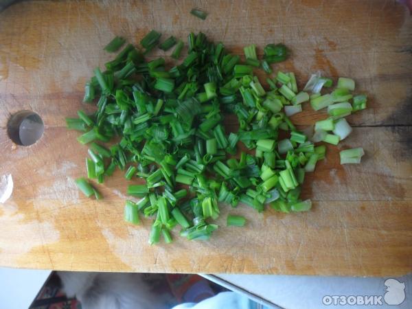 Рецепт Тушеный картофель с зеленым луком и тушенкой фото