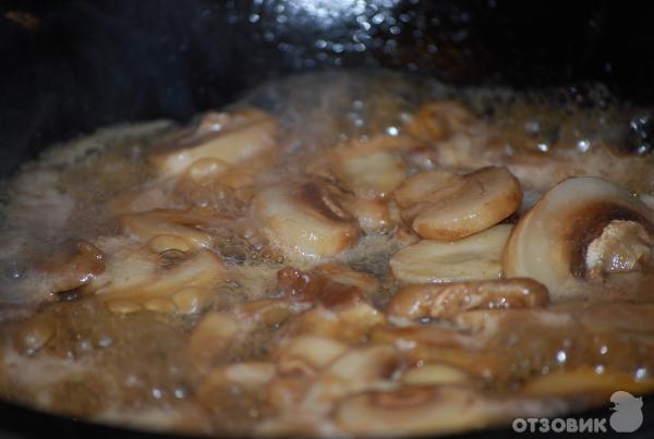 Рецепт Лосось запеченный с грибами, луком и сыром фото