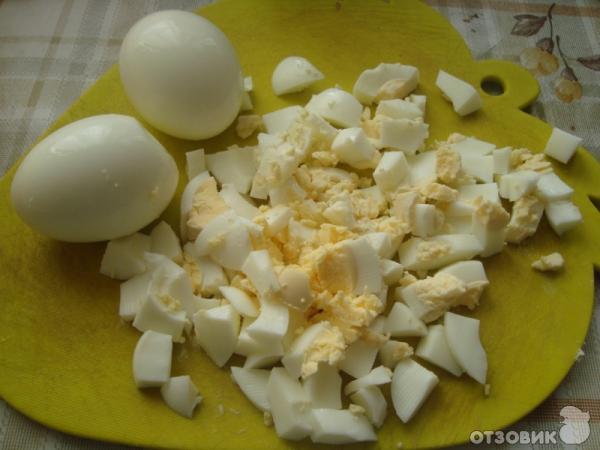 салат с редисом и яйцом
