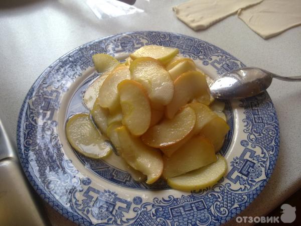 Рецепт выпечки Слоёные розочки с яблоками фото