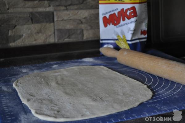Приготовление сырного пирога с луком-пореем