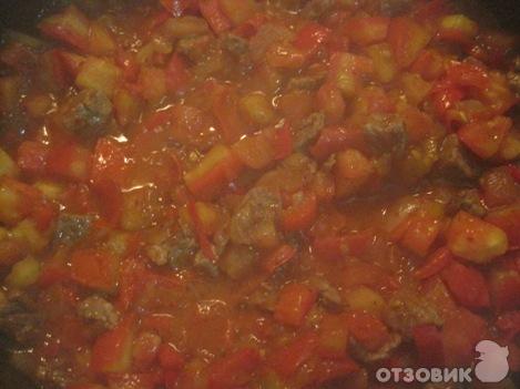 Рецепт Стручковая фасоль тушеная с мясом и томатом фото