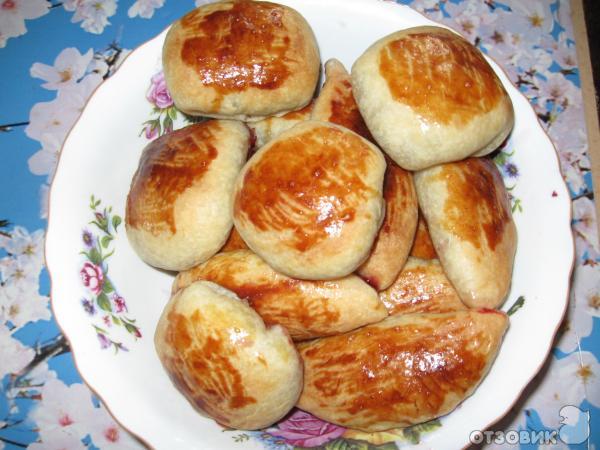 Рецепт Пирожки печеные с клубникой фото