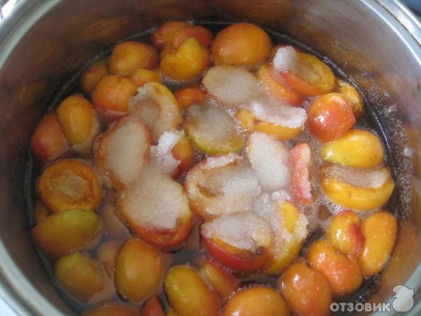 Рецепт Варенье из абрикосов с миндалем фото