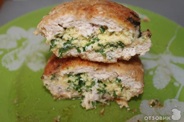 Рецепт Куриные котлеты, фаршированные яйцом, сыром и зеленью фото