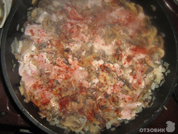 Рецепт Макароны с куриной грудкой и грибами в сливочном соусе фото