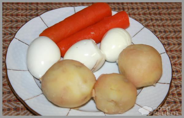 2. Салат с курицей, корейской морковью и кукурузой