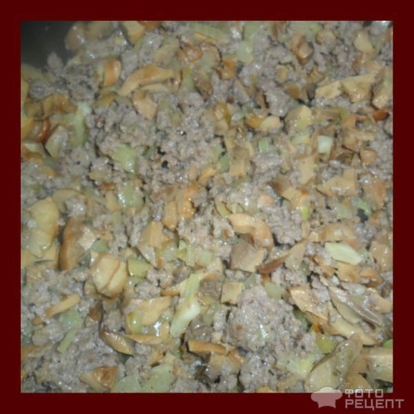 Рецепт Открытый пирог с картофелем, фаршем и грибами фото