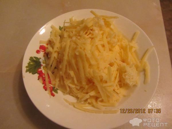 Рецепт Салат с ананасами, сыром и чесноком фото