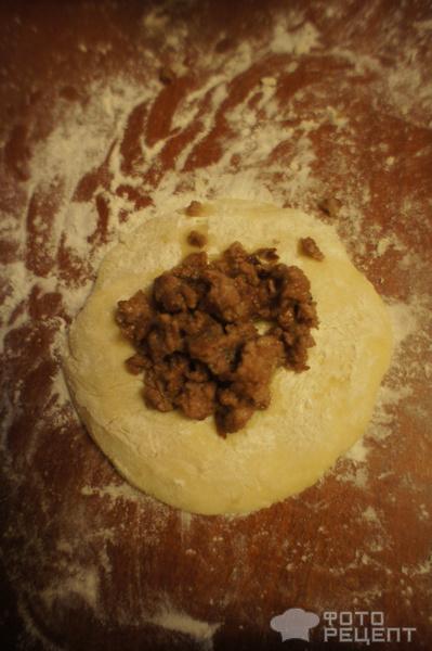 Рецепт Картофельные зразы с мясным фаршем под грибным соусом фото