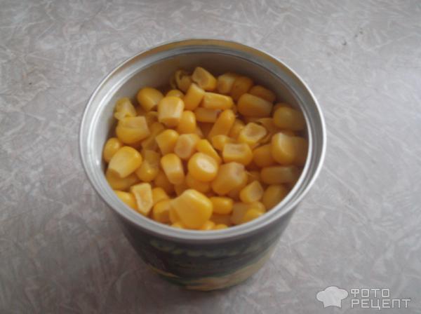 Рецепт Салат с крабовыми палочками с кукурузой и горошком фото