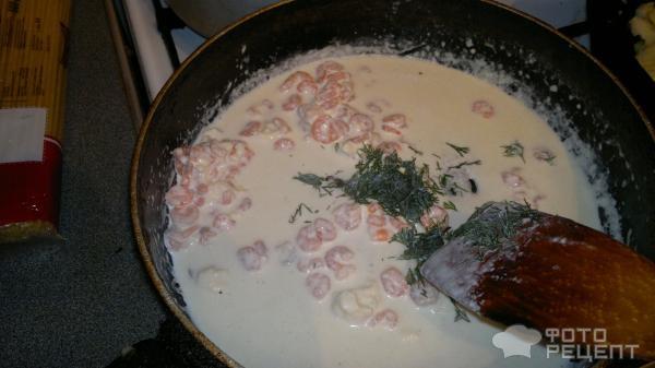 Рецепт Паста с креветками в сливочно-сырном соусе фото