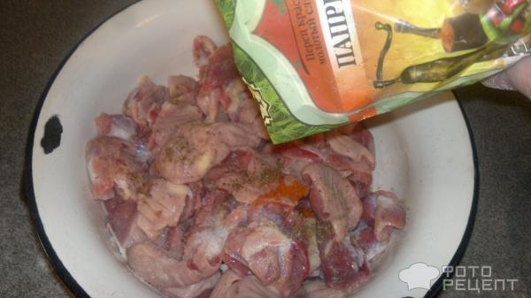 Рецепт Тушеные куриные желудки в мультиварке фото