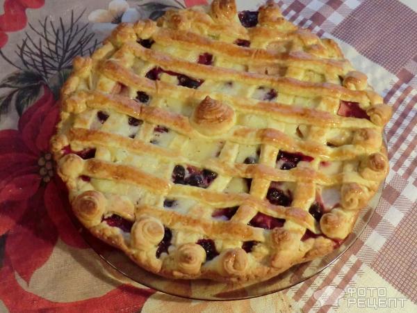 Рецепт Пирог из пресного теста с яблоками и ягодами фото