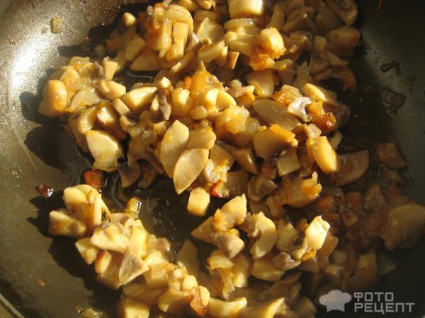 Рецепт Салат из куриной грудки, шампиньонов и сыра фото