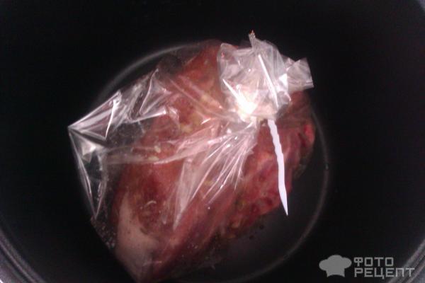 Сочная свинина куском в рукаве в духовке