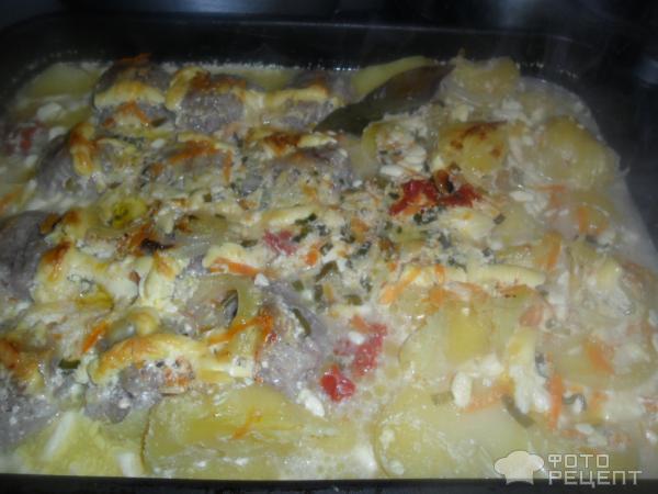 Рецепт Картофель и тефтели тушеные в духовке фото