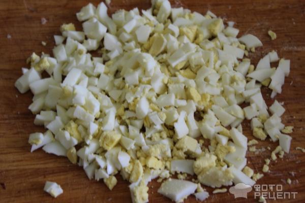 Рецепт Тарталетки из слоёного теста с салатом из морепродуктов фото