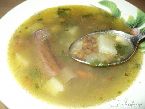 Чечевичный суп с копченостями — вкусный рецепт с беконом и сухариками