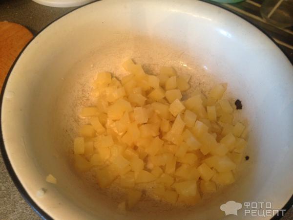 Рецепт Торт Пончо с ананасами и персиками фото