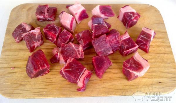 Нарезаю мясо на порционные кусочки