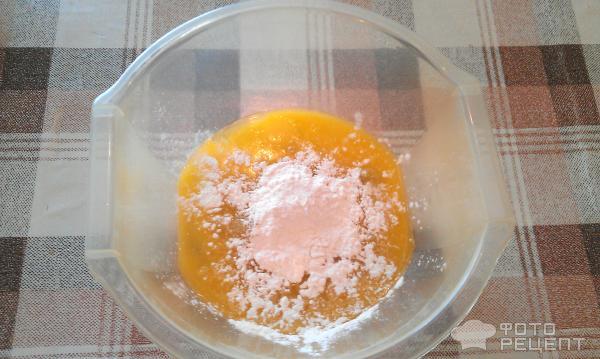 Рецепт Миниатюрные кексики с изюмом под сахарной пудрой фото