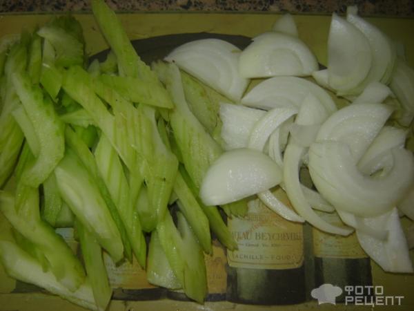 Рецепт Телятина по-восточному с сельдереем и брокколи фото