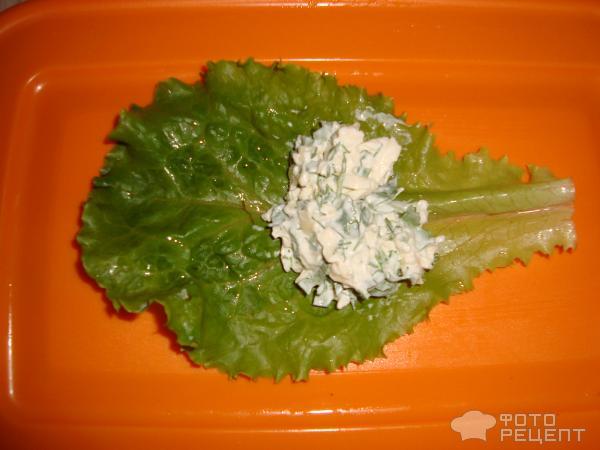 Легкий закусочный рулет из салатных листьев