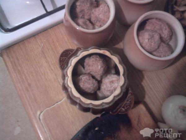 Рецепт Картофель с мясом в горшочках фото