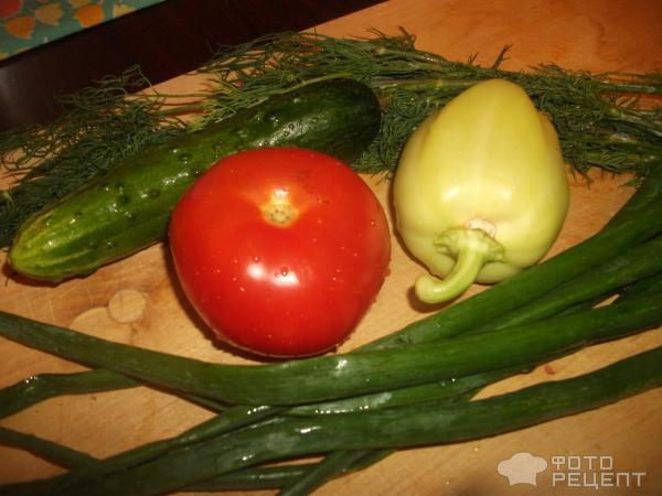 Гарнир из свежих овощей и зелени