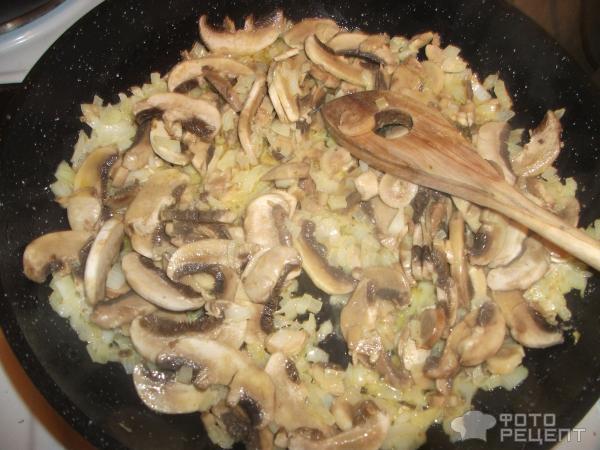Соус грибной со сметаной и петрушкой