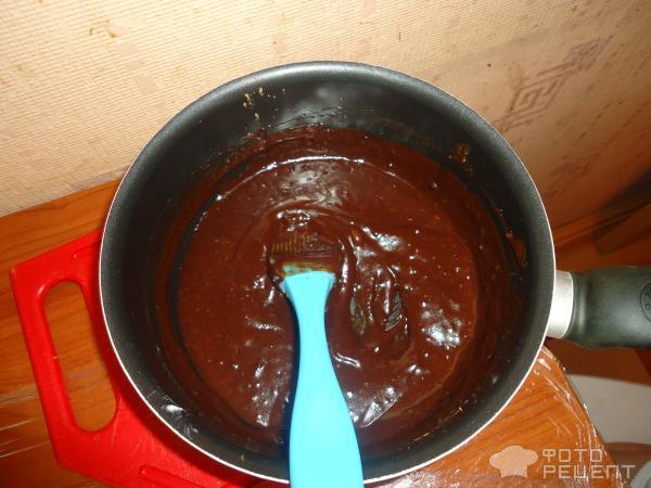 Рецепт Шоколадный торт с творогом и клубникой фото