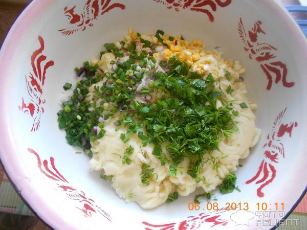 Рецепт Пирожки с картошкой, яйцами, луком и зеленью фото