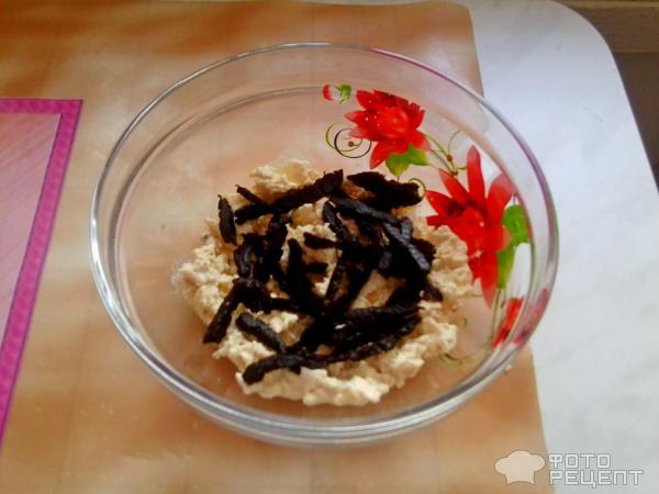 Рецепт салата Курица с черносливом и огурцом фото