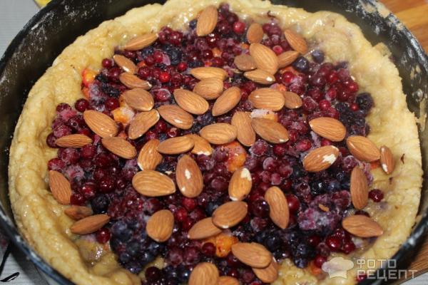 Рецепт Пирог с лесными ягодами и сметанной заливкой фото