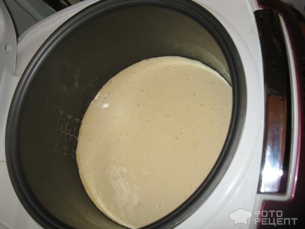 Рецепт Бисквитный торт со сметанным кремом и персиками фото