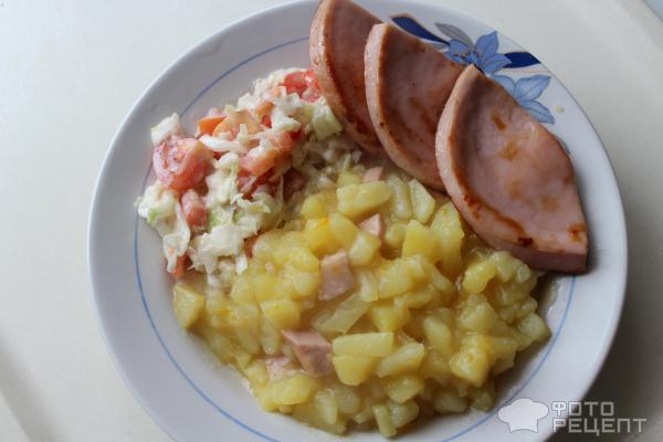 Рецепт Тушеный картофель с вареной колбасой. фото