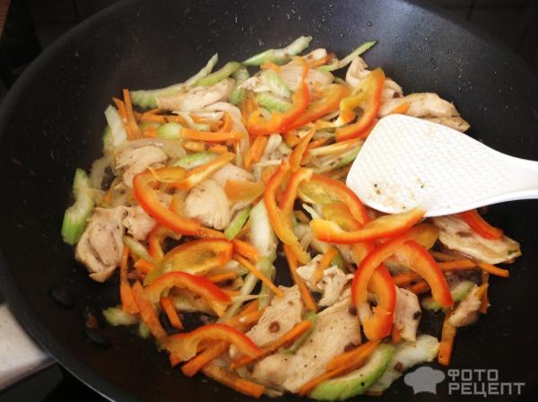 Рецепт Фунчоза с курицей и овощами фото