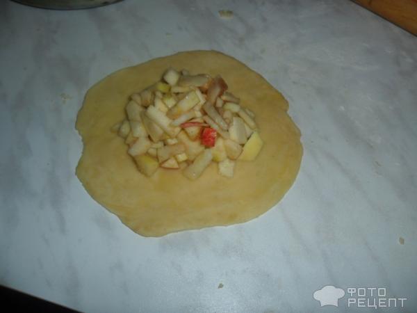 Рецепт Расстегаи с яблоком и грушей фото
