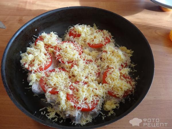 Рецепт Свинина, запечённая с помидорами и сыром фото