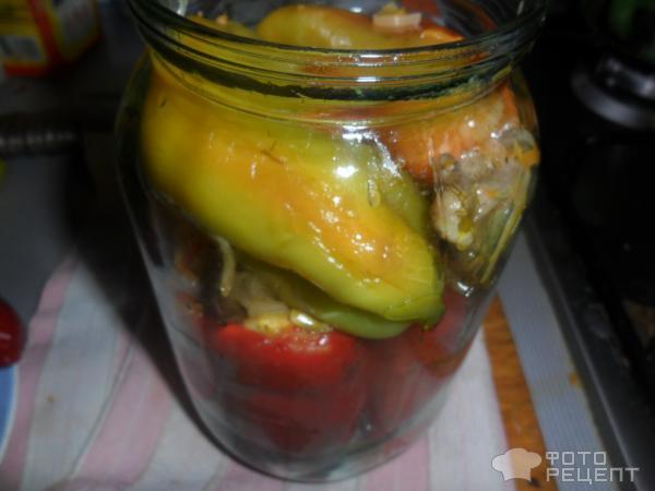 Рецепт Маринованный болгарский перец фаршированный овощами фото