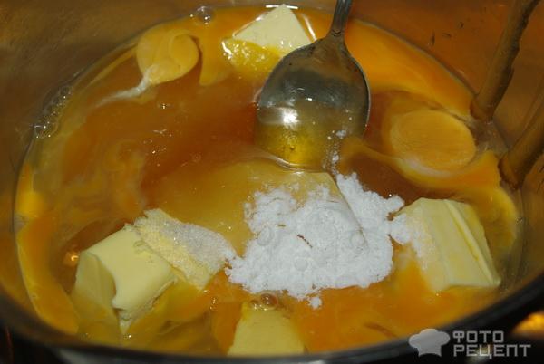 Рецепт: Польский медовик | со сметанным кремом и фруктами