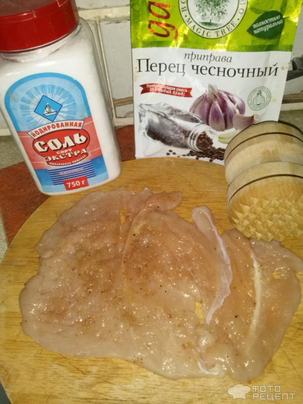 куриные рулетики с начинкой из сыра и чеснока в мультиварке на пару рецепт фото