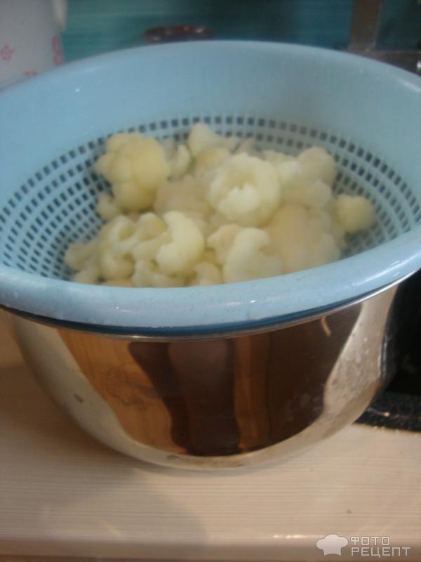 Рецепт Цветная капуста в кляре с сырно-чесночным соусом фото