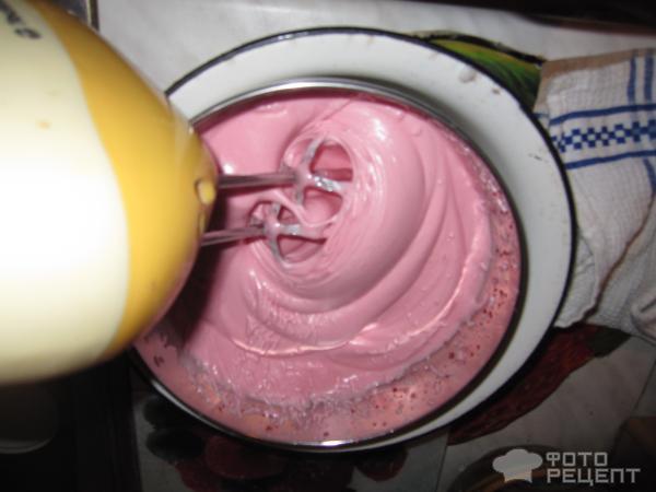 Рецепт Маковый торт с розовым кремом. фото