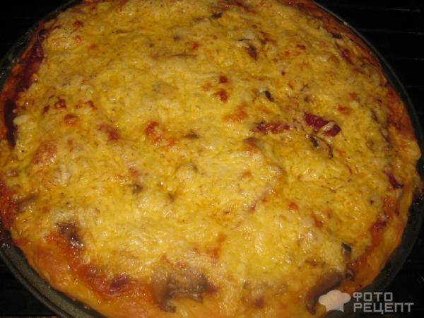 Рецепт Пицца на кефирном тесте с колбасой и шампиньонами фото